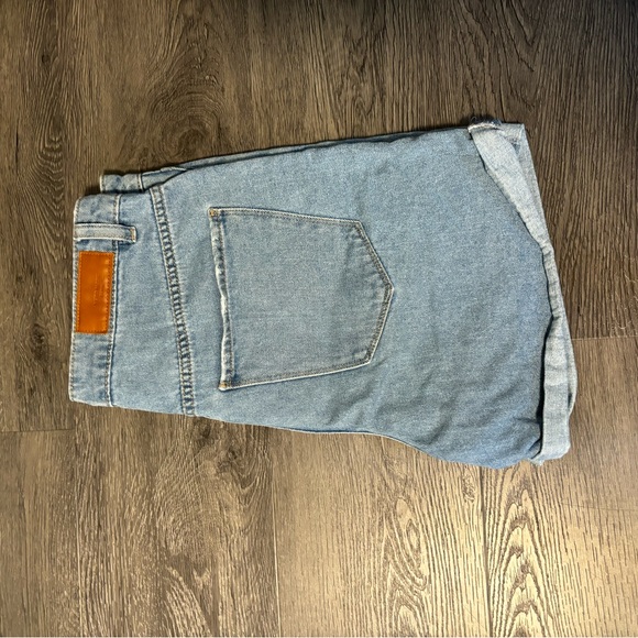 Women’s Jean shorts - Picture 1 of 3